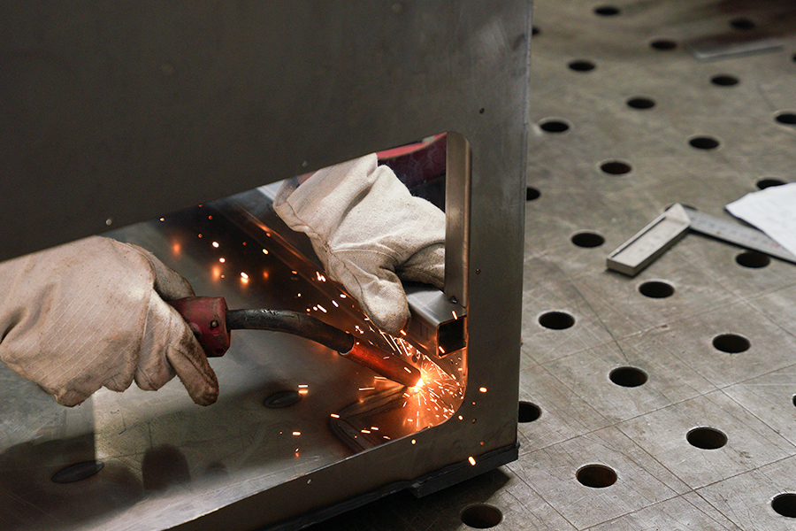 La fabricación inteligente de láminas de metal acelera las actualizaciones de fabricación: Runjiutian impulsa la mejora de la calidad